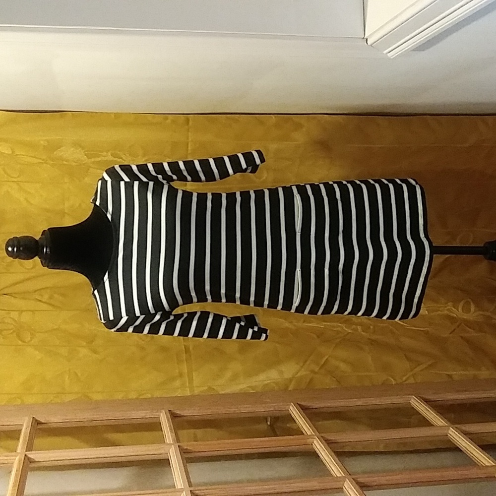 Nine Eight 100 %Cotton B&W Stripe M